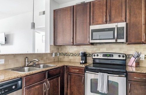 Irving Apartment | Landing | Incredible 2BD, Gym, Clubhouse
