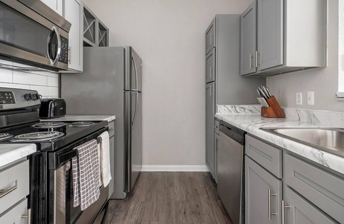 Briarforest Apartment | Landing | Modern 1BD, Gym, Pool