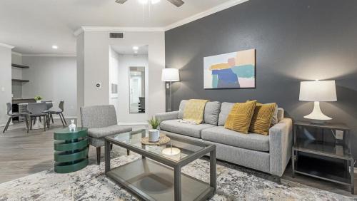 Falconhead Apartment | Landing Modern Apartment with Amazing Amenities (ID2104)