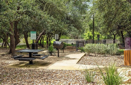 West Oak Hill Apartment | Landing | Spectacular 2BD, Gym