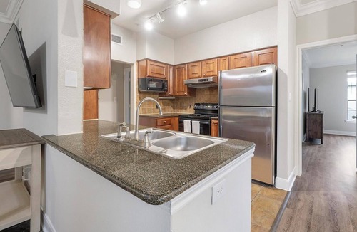 West Oak Hill Apartment | Landing | Spectacular 2BD, Gym
