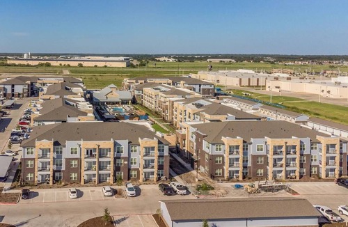 Terrell Apartment | Landing | Spectacular 3BD, Gym