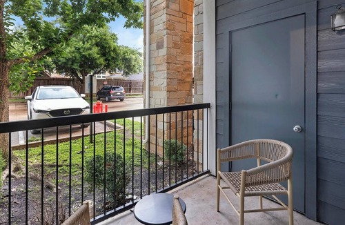 Richmond Apartment | Landing | Stylish 1BD, Gym, Clubhouse