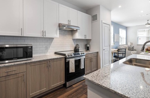 Fate Apartment | Landing | Stylish 1BD, Pool, Gym