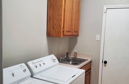 Abilene House | Large 3 bedroom, 2 bath house on an acre of property in South Abilene