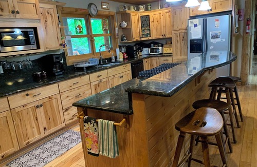 Summerhaven Cabin | Large family oriented cabin, built for easy living and people who love to cook