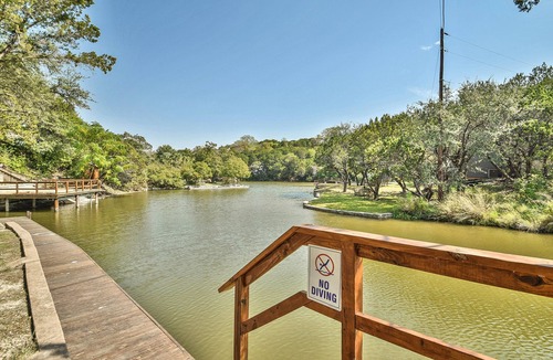 Granbury House | Large waterfront home with many outdoor and indoor activies.