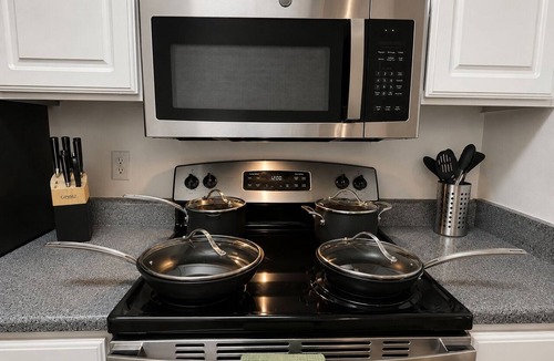 Las Colinas Apartment | Las Colinas Retreat Near Toyota Music Factory, DFW & Convention Ctr