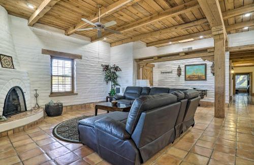 Mesilla Park House | Las Cruces Home 'La Casa Blanca' w/Courtyard