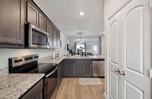 Dallas Villa | Lavida, Luxury 6BRM, Sleeps 15, Backyard, Dallas TX