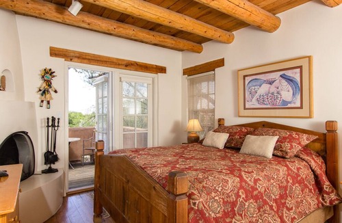 Historic Eastside House | Light Filled, Spacious Casita~Walk to Downtown & Mountain Views