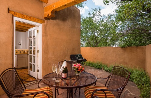 Historic Eastside House | Light Filled, Spacious Casita~Walk to Downtown & Mountain Views
