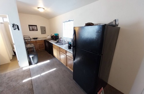 Pomerene Cottage | Lil' Cowboy Casita! Charming cottage in brilliant Benson with AC, WiFi & more!