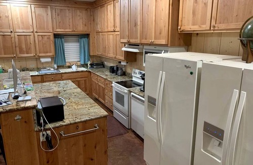 Jacksboro House | Lodge for Adventure Glamping for Families or Large Groups on Lake Godstone, Texas