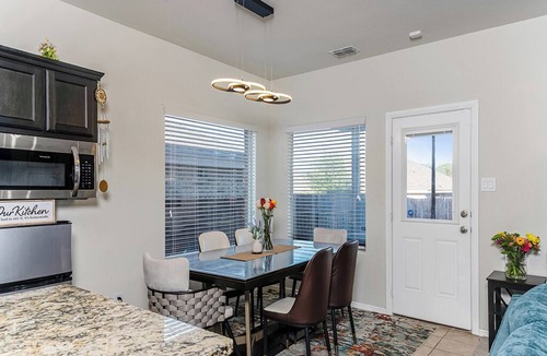 John T White House | Long-Stay Ready 3BR + Office Quiet,Central 15 mins to AT&T -Fortworth Stockyards