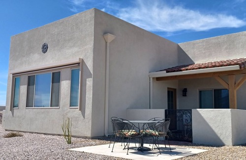 Montana Vista Cottage | Lovely 2-bedroom cottage with AC in Green Valley