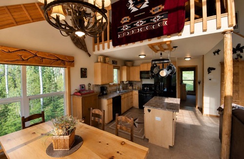 Purgatory Cabin | Lovely Cabin Between Downtown and Ski Resort, Hot Tub, Great Views, Dog Friendly