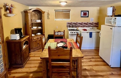 San Lorenzo Hotel | Lovely Kitchen Suite at Lake Roberts w/two queen beds