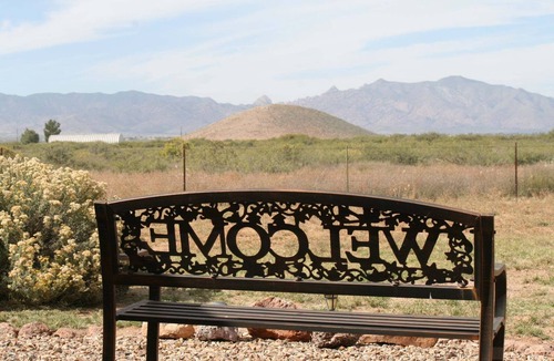 Pearce House | Lovely Wine Country/Birders/Starry/25 Acre Country Ranch/Amazing Hiking Getaway~