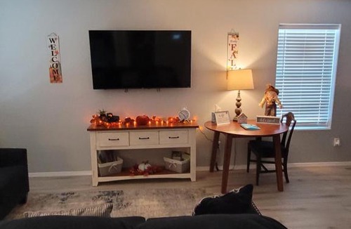 Roswell House | Loving, cozy and peaceful 2 bedroom home