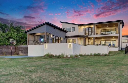 Horseshoe Bay House | Lux Lakefront Villa Pool w/fence, Hot Tub & Dock