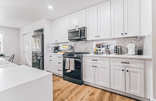 East MLK House | Lux near Downtown|UT|Airport|Mueller|Dell Children