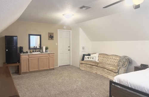 Plantation Oaks House | Luxe 5BR Family Retreat, Minutes From TAMU