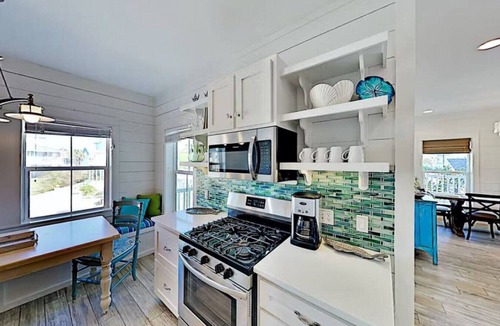 Sand Point House | Luxe Beach House I Ocean Views I Private Neighborhood Beach Access/Pool