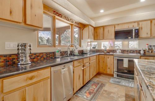 North Albuquerque Acres House | Luxe Desert Retreat w/Mtn Views in Albuquerque!
