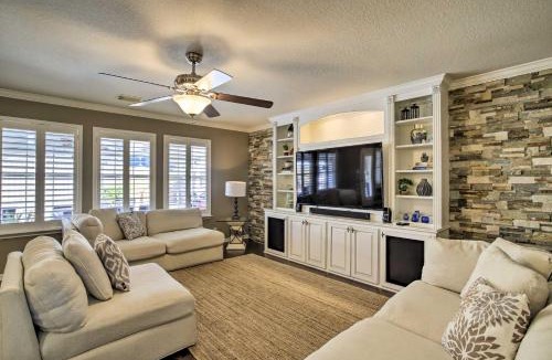 Cypress House | Luxe Home 30 Miles to Houston w/Pool & Grill
