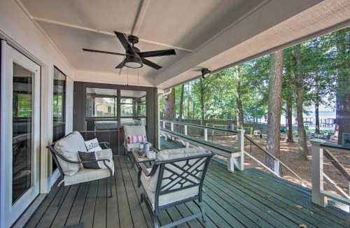 Flint House | Luxe Lakehouse w/Sunset Views on Lake Palestine!
