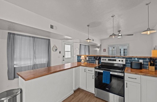 Rincon Heights House | Luxe Tucson Digs Walking to U of A
