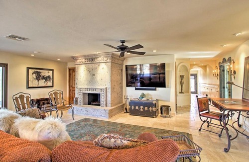 Tortolita House | Luxe Tucson Vineyard Home w/Views & Fire Pit