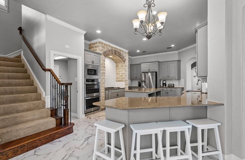 Murphy House | Luxurious 5 BR w/Swimming Pool, Hot Tub & Theater Room in Murphy
