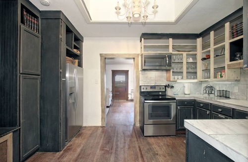 Bergheim House | Luxurious German-Style Ranch Vacation Rental with Pool Access and Stunning Views in Bergheim, Texas
