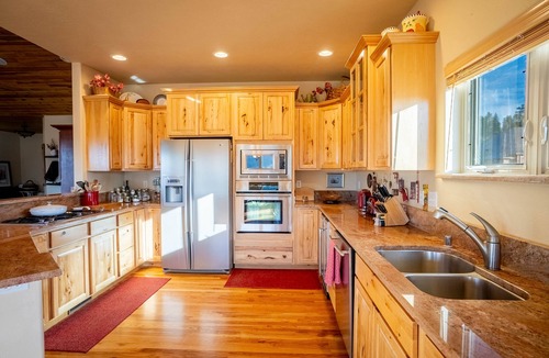 Pagosa Springs House | Luxurious Sunny Home overlooking Hot Springs, River, and Historic Downtown.