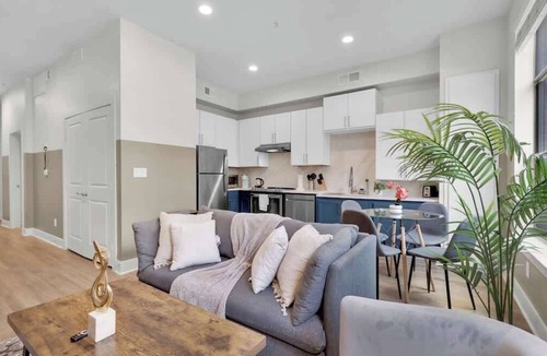 Deep Ellum Apartment | Luxury 1BD | Deep Ellum | Parking | Pool+Gym