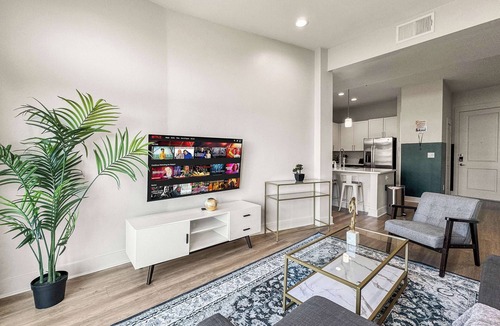 Deep Ellum Apartment | Luxury 2BD | Deep Ellum | Parking | Pool+Gym