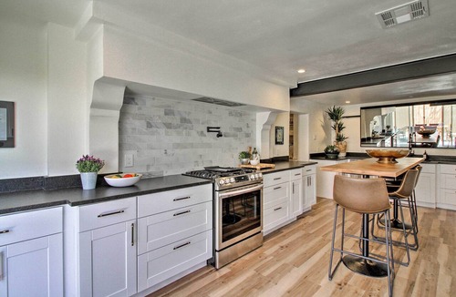 North Valley Cottage | Luxury Albuquerque Home w/Pool, Deck, + Hot Tub!