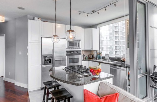 Coal Harbour Condo | Luxury Coal Harbour 2 bed 2 bath w/Stunning Views