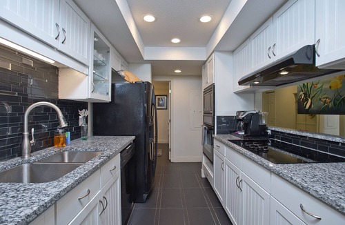 Port Aransas Condo | Luxury Condo - On the Beach! - New Lower rates!