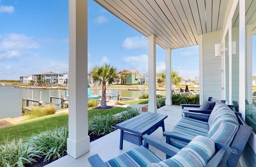 Rockport Condo | Luxury corner condo with central AC and pool & firepit access