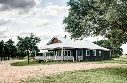 Round Top Cottage | Luxury Cottage Rental with Modern Vintage Interior near Houston, Texas