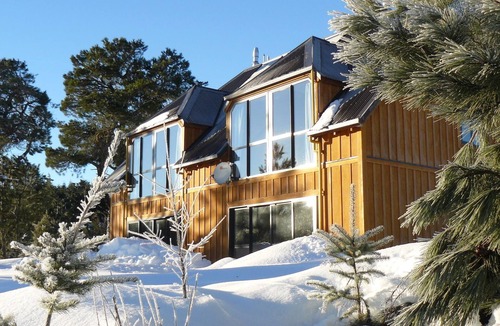 Mt Lyford House | Luxury eco lodge with optional private outdoor hot tub and amazing views.
