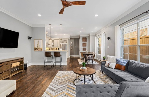 Vickery Place House | Luxury Home Near SMU | Game Room | Fire Pit | Gym | Dallas