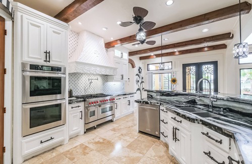 Richmond House | Luxury Home w/Patio & Lake View in Richmond!
