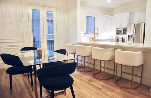 Knox - Henderson Condo | Luxury Modern Townhome! Walk to Lower Greenville 3BR 2.5 BA 2 car Garage