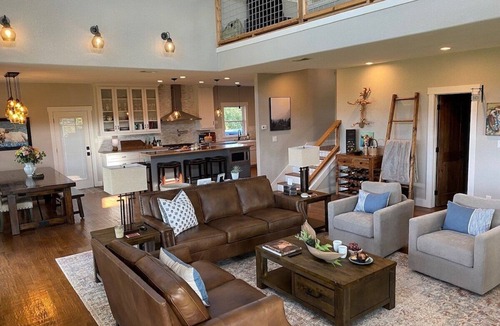 Muenster House | Luxury North Texas Retreat-PARTIAL Rental for 16-Pool/Spa/Sports Courts/Views