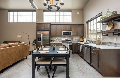 Las Cruces House | Luxury Oasis Best Location Ping Pong CoffeeBar Fireplace Grill