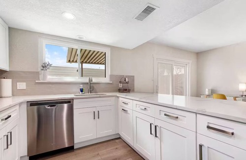 Universal City House | Luxury oasis with Hot Tub and EV Charger